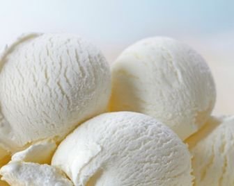 В Беларуси выпустили национальное мороженое со вкусом василька