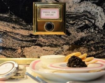 В Лондоне появятся офисы с кнопками вызова шампанского и икры